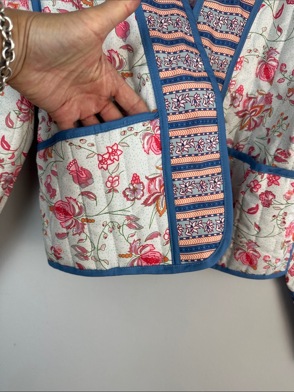 NWOT Women’s Floral Quilted Open Front Jacket Long Sleeve Cropped Bohemian Small - Picture 6 of 16